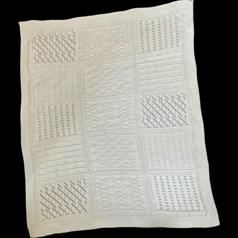 EUC UK Silver Cloud 100% Cotton White Baby Blanket Soft & Warm Crochet Look